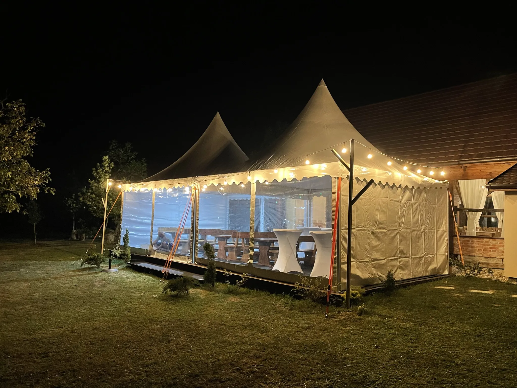 Pagoda za intimnu proslavu