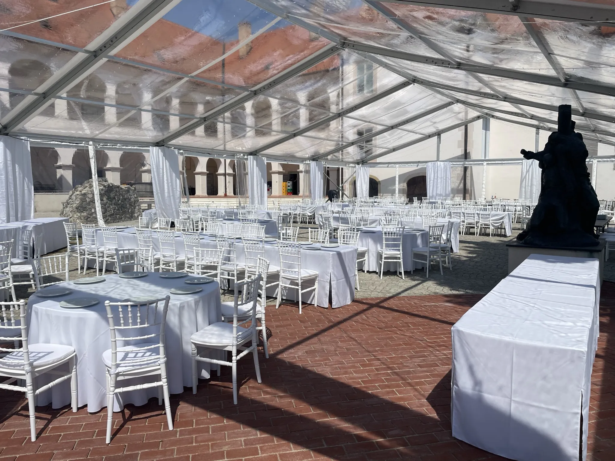 Luksuzna postavka za vjenčanje