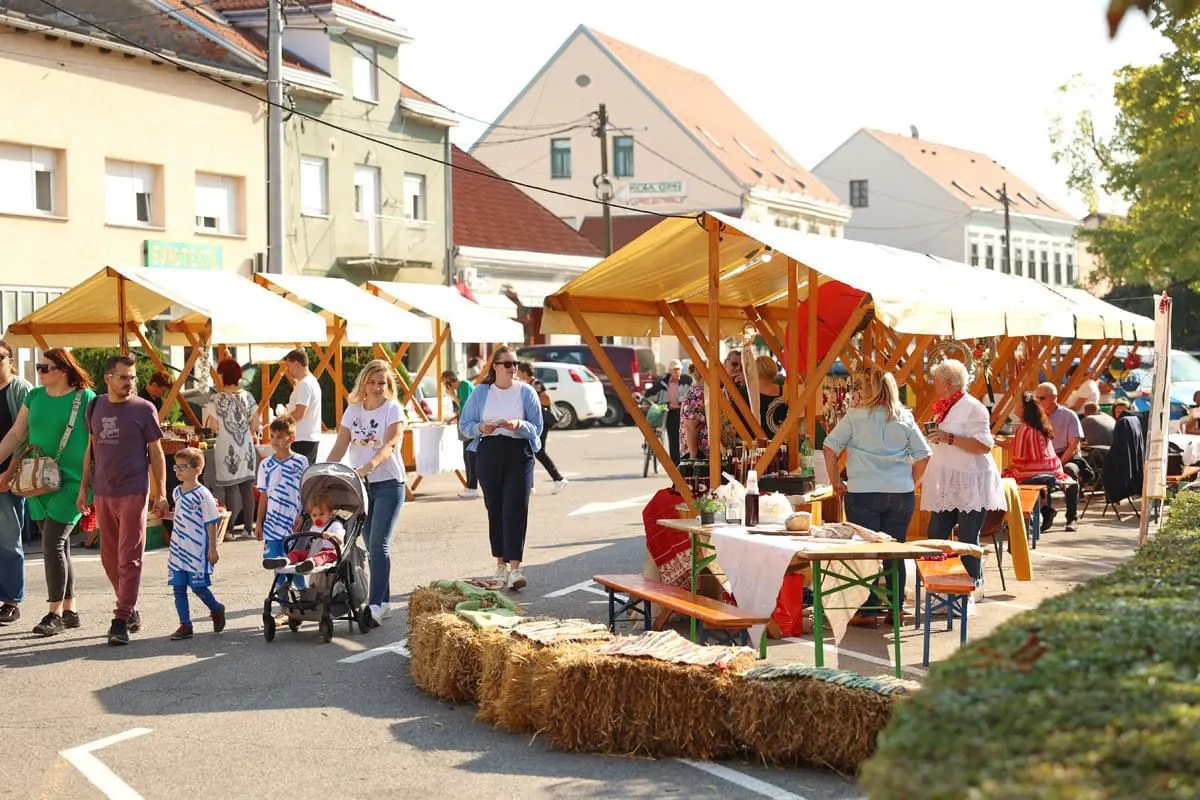 Štandovi za adventske sajmove